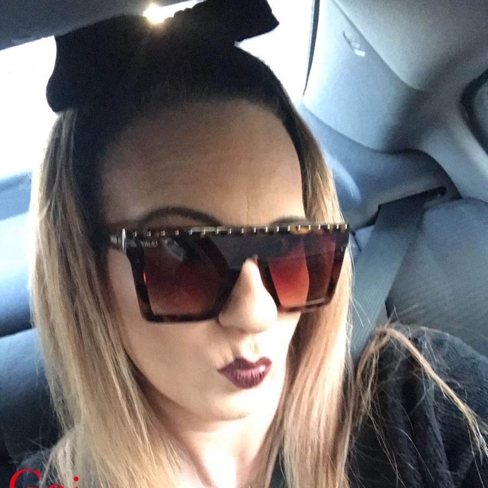 Meet your Posher, Rachel